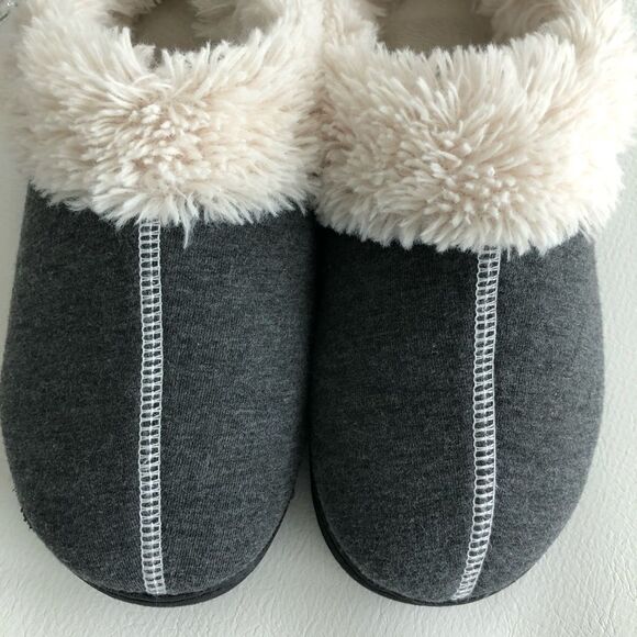 ISOTONER HOODBACK SLIPPERS - Picture 11 of 16
